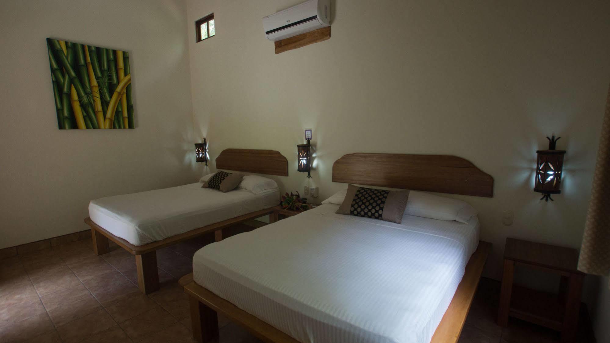 Mamma E Papa Aparthotel Ojochal Buitenkant foto
